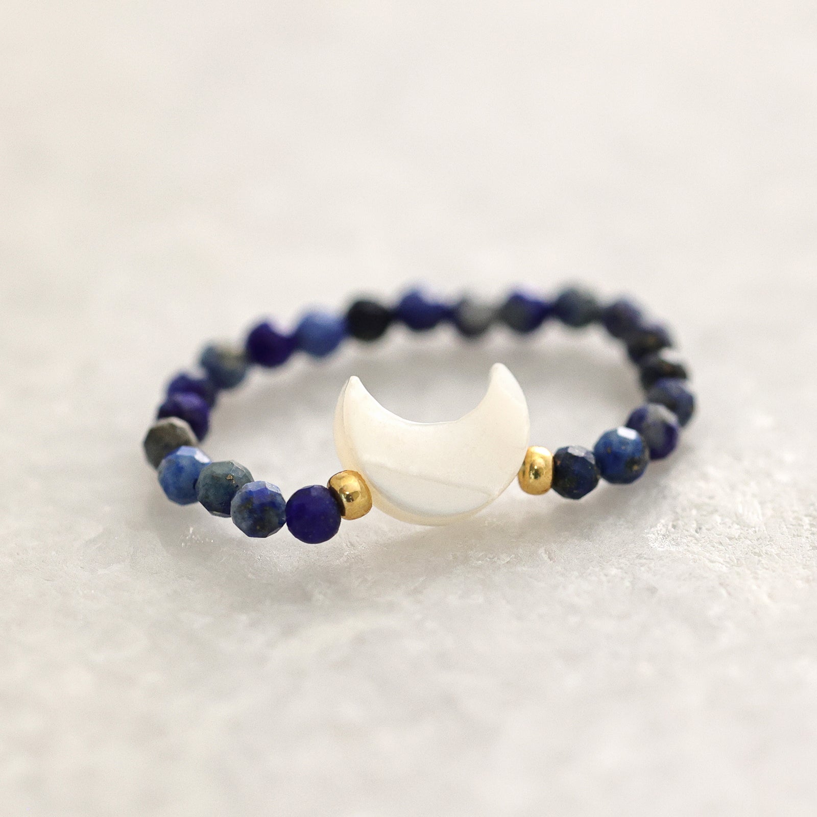 Mondring mit Lapislazuli und Perlmutt - Perlenring - Energie Ringe - Wahrheitsgeschenke - Geschenke für Frauen - Schutz Ringe - RS004B - VIVIANNASCHMUCK