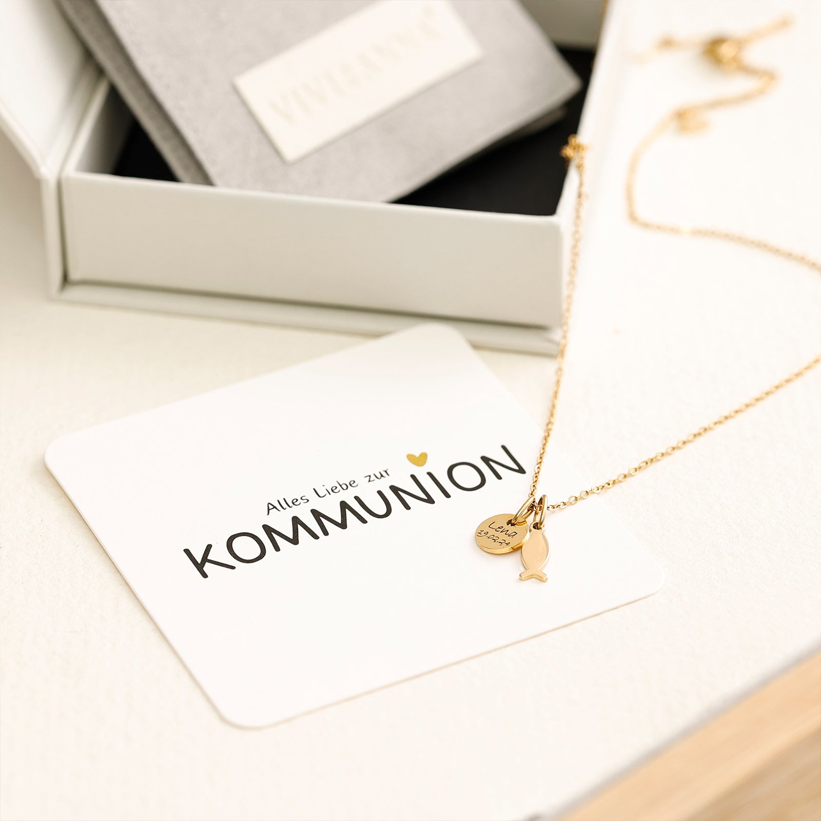 Personalisierte Kette mit Fisch - ICHTHUS - Familie Halskette - Namenskette - Konfirmation - Firmung - Kommunion - Edelstahl Kette - KE014 - VIVIANNASCHMUCK