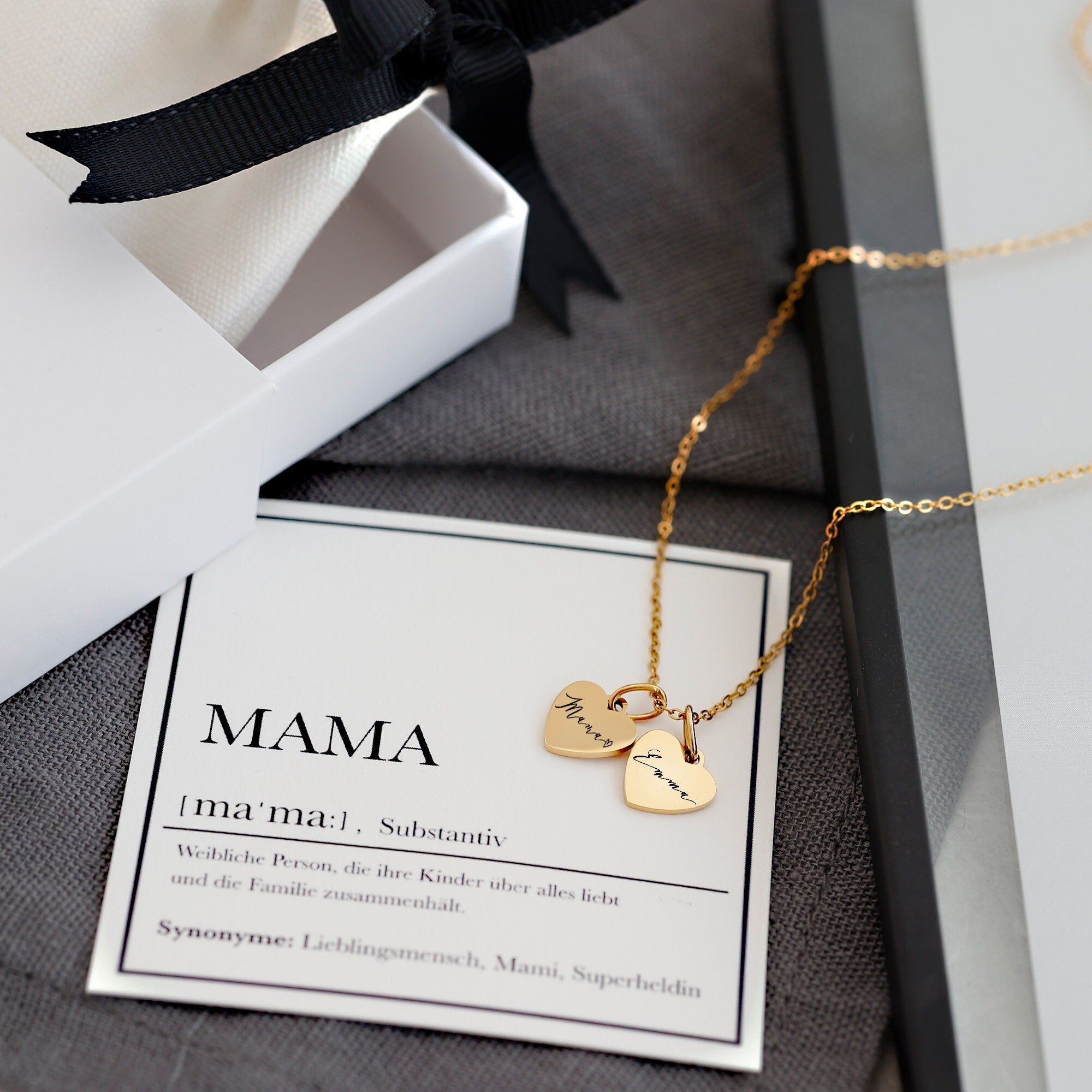 Geschenkset für Mama - Personalisierte Halskette mit Herzchen - VIVIANNASCHMUCK