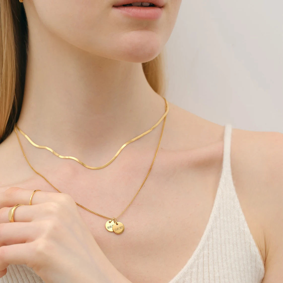 Personalisierte Kette mit rundem Plättchen - VIVIANNASCHMUCK