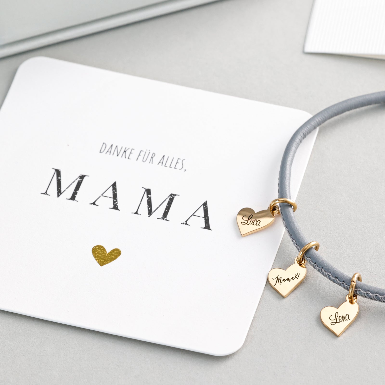 Geschenk für Mama mit Karte - Lederarmband mit Gravur - Initialen Armband - Personalisiertes Armband - Namensarmband - LW016 - VIVIANNASCHMUCK