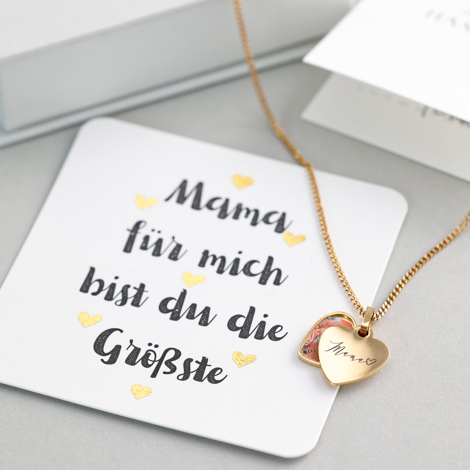 Geschenk für Mama mit Karte - Medaillon Herz Halskette - Herz Medaillon - Personalisierte Kette - Fotomedaillon Kette - Edelstahl - LW002 - VIVIANNASCHMUCK